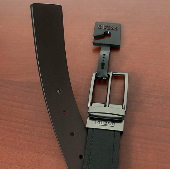 Guess men's reversible belt size S - Picture 3 of 5